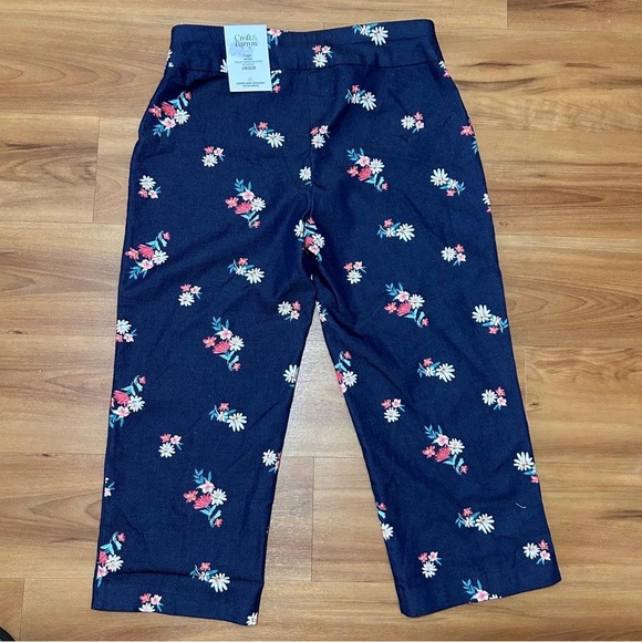 Croft & Barrow Floral Navy Capris - Picture 2 of 13